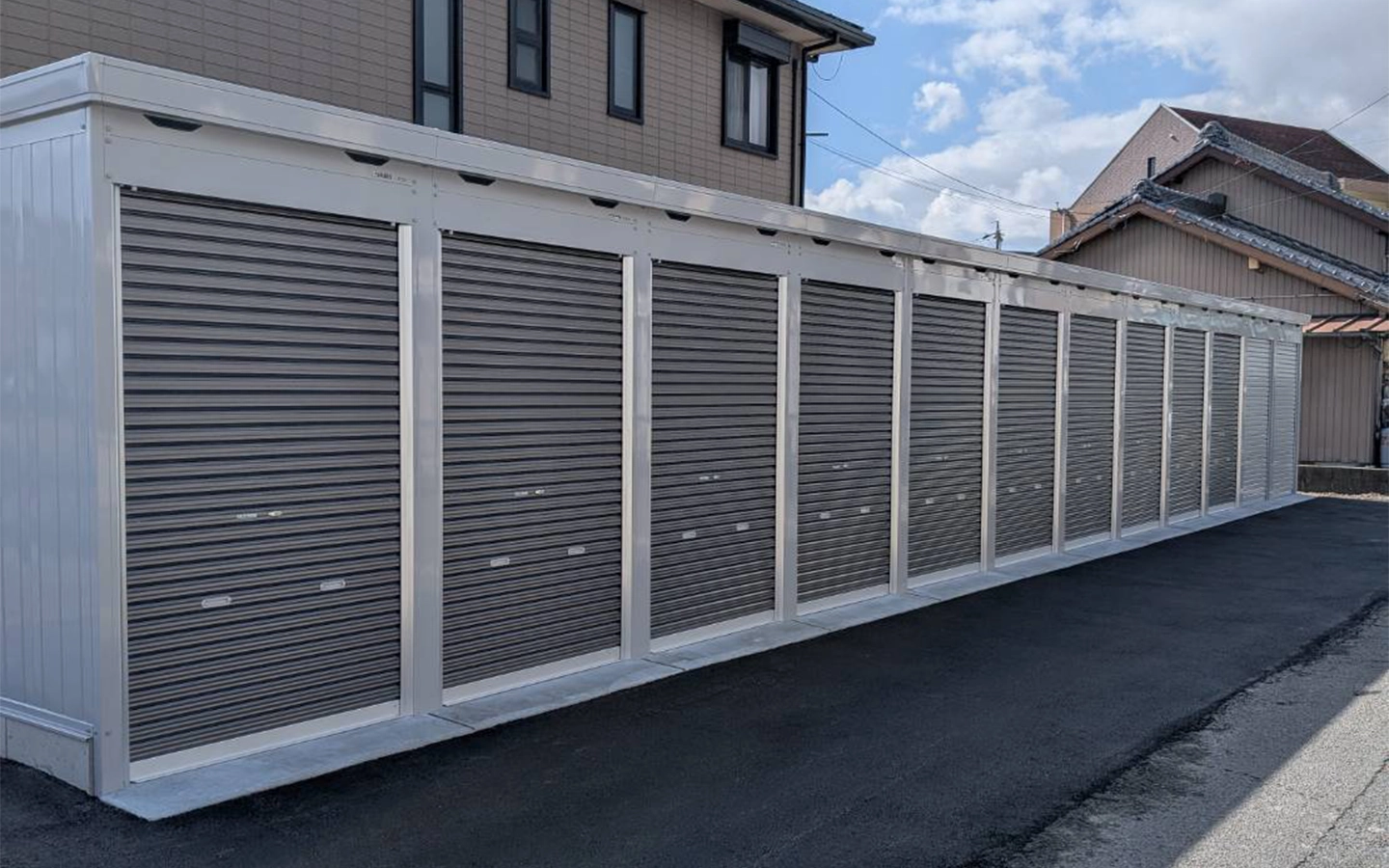 施工事例２の狭小地を活用したバイク保管庫・物置の画像